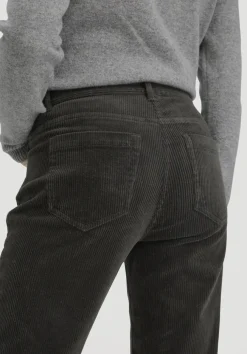Cordhose Slim Leg Regular aus Bio-Baumwolle von hessnatur