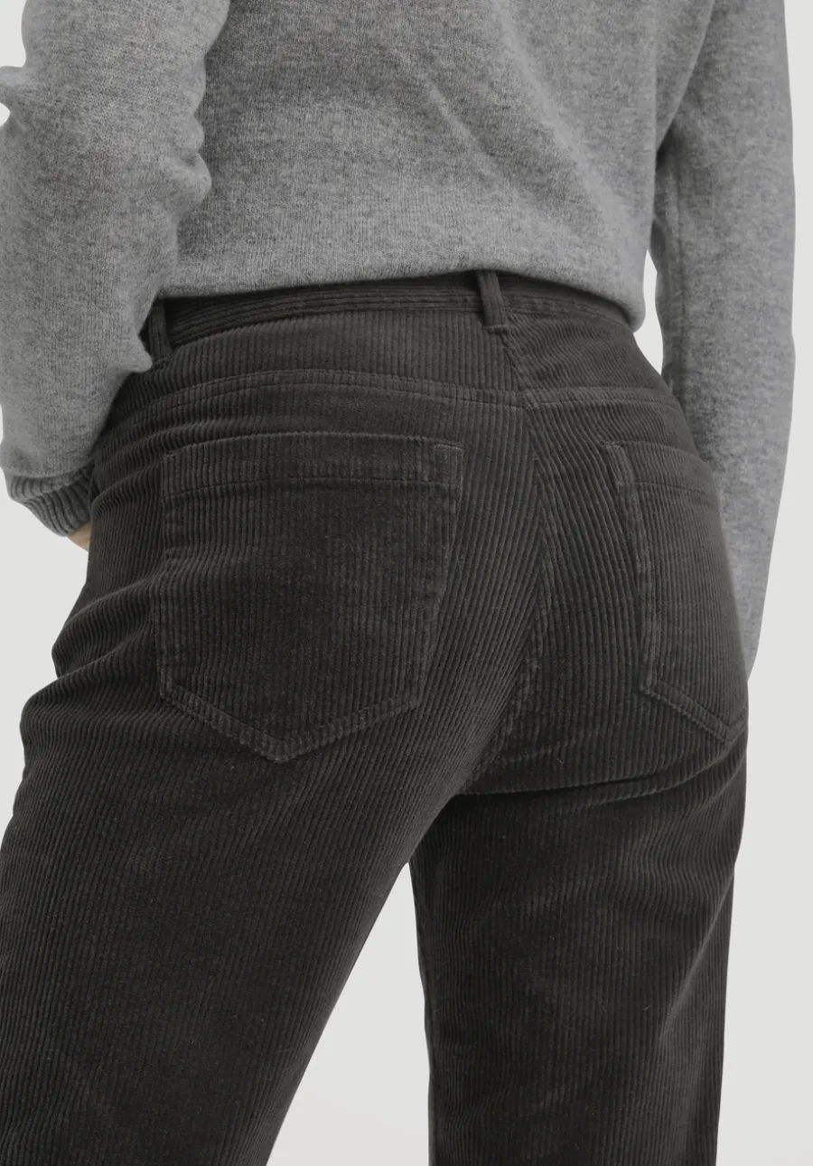 Cordhose Slim Leg Regular aus Bio-Baumwolle von hessnatur
