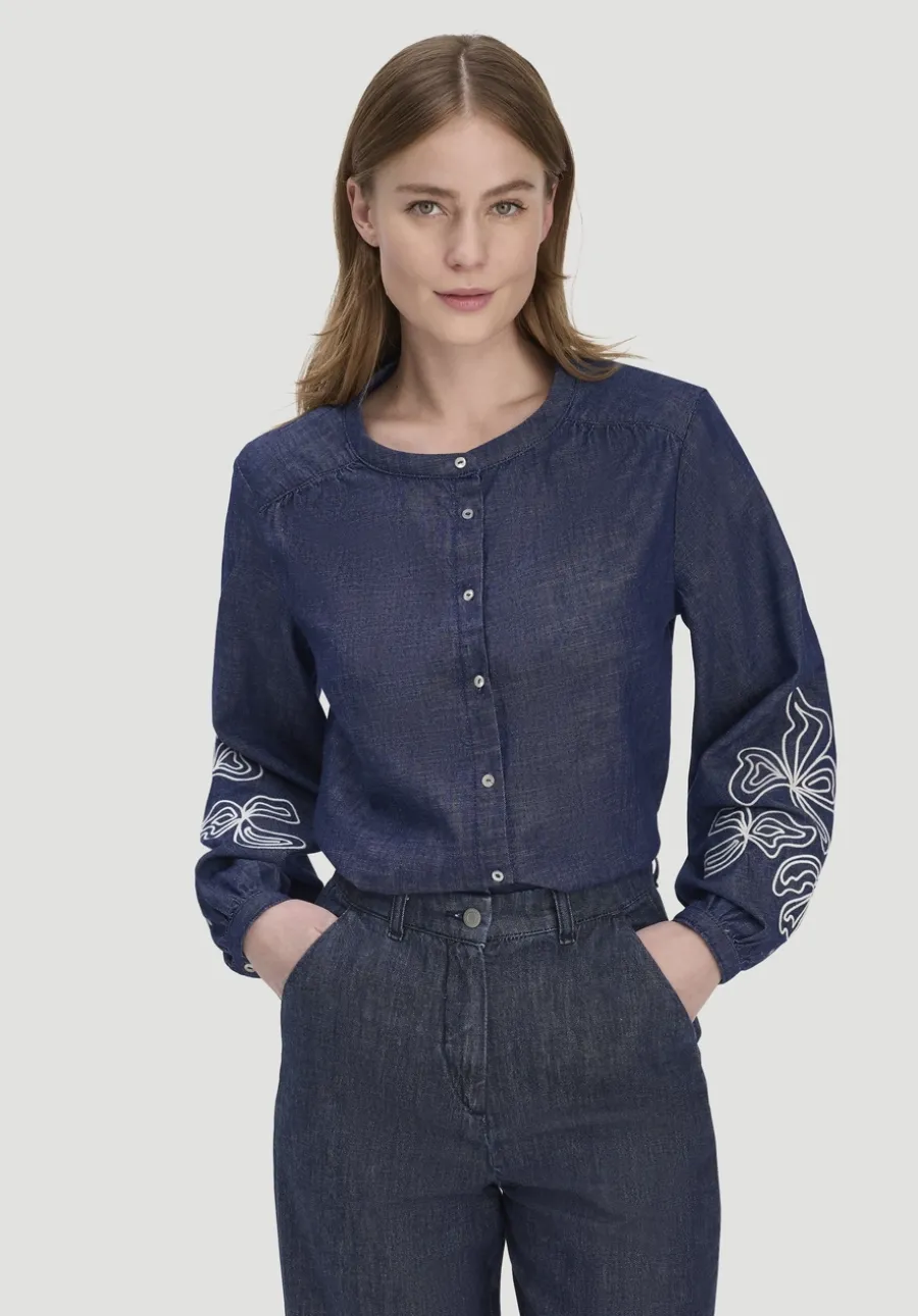 Jeans Bluse Embroidery Relaxed aus reiner Bio-Baumwolle von hessnatur