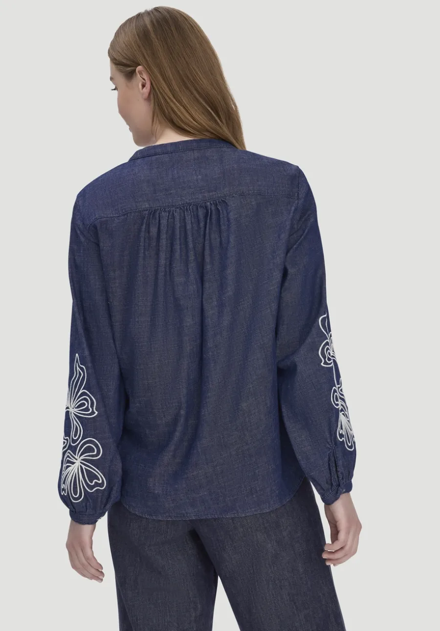 Jeans Bluse Embroidery Relaxed aus reiner Bio-Baumwolle von hessnatur