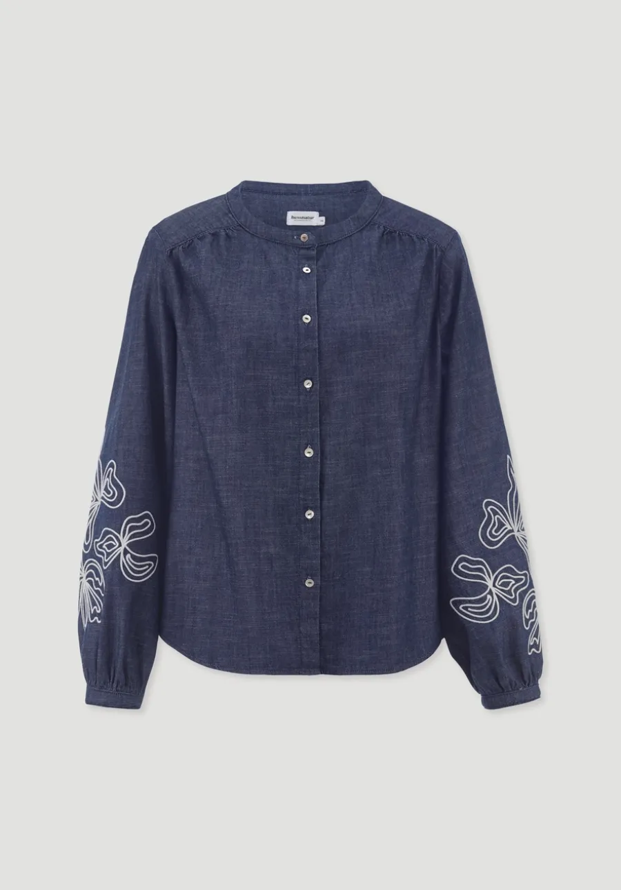 Jeans Bluse Embroidery Relaxed aus reiner Bio-Baumwolle von hessnatur