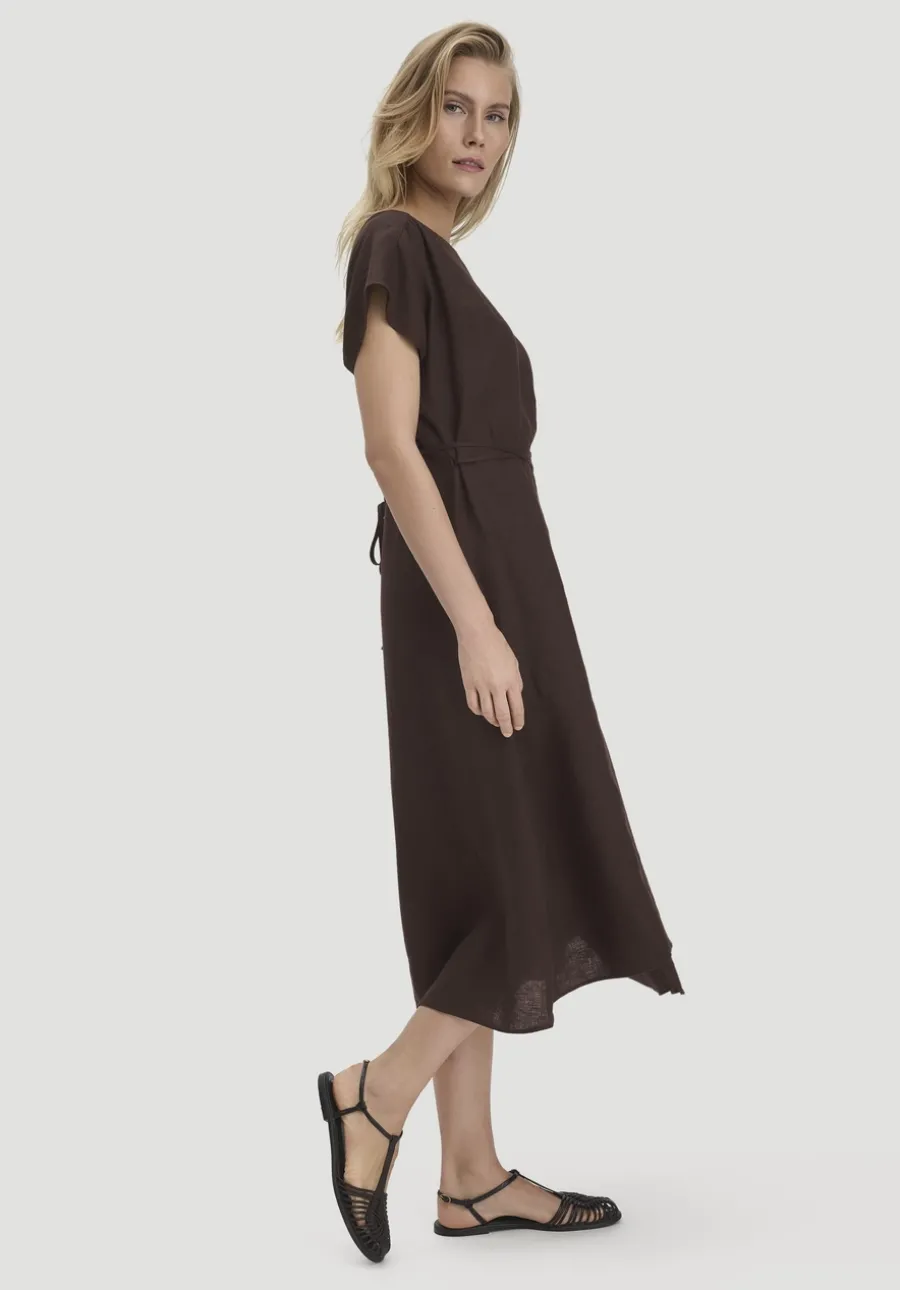 Kleid mit Wickeloptik Midi aus reinem Leinen von hessnatur