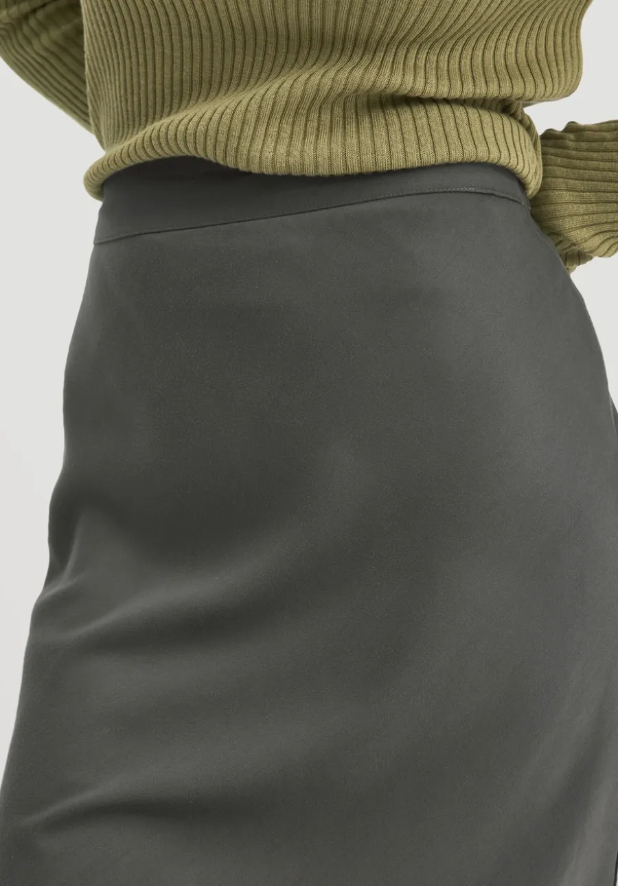 Rock Midi Regular aus reiner LENZING™ ECOVERO™ Viskose von hessnatur
