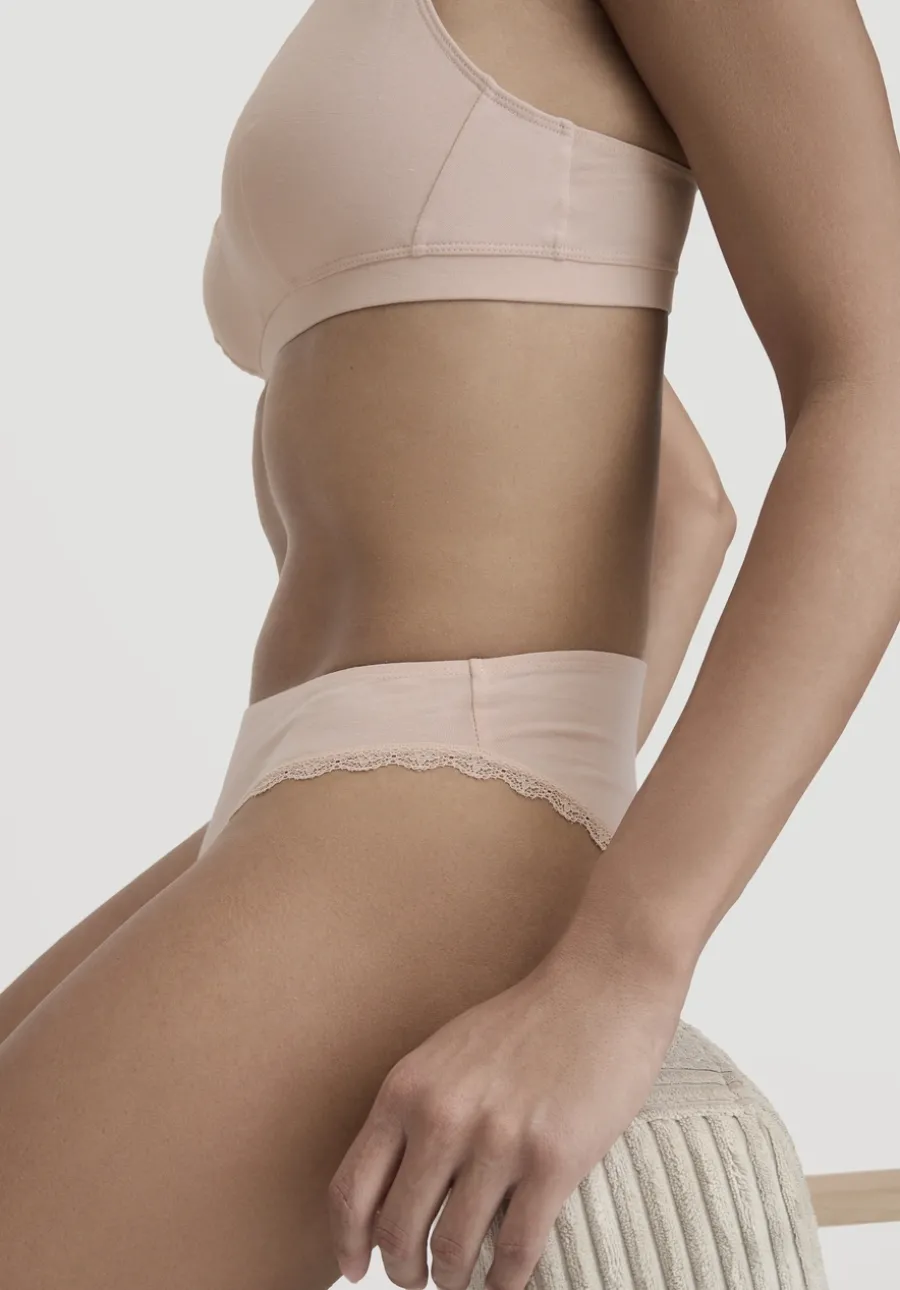 Slip Regular Cut COTTON FEEL LACE aus Bio-Baumwolle von hessnatur